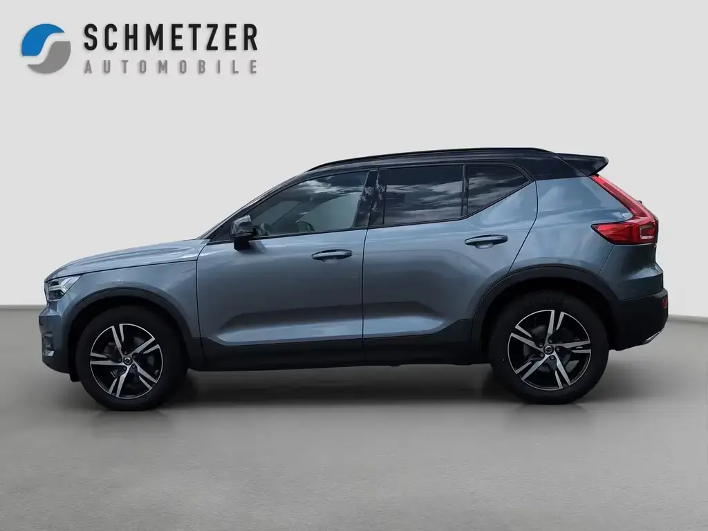 Main__Slider__Photo:Volvo XC40 +D4+AWD+GT+R-Design+Harman+abged. Scheiben++ 06/2018-1