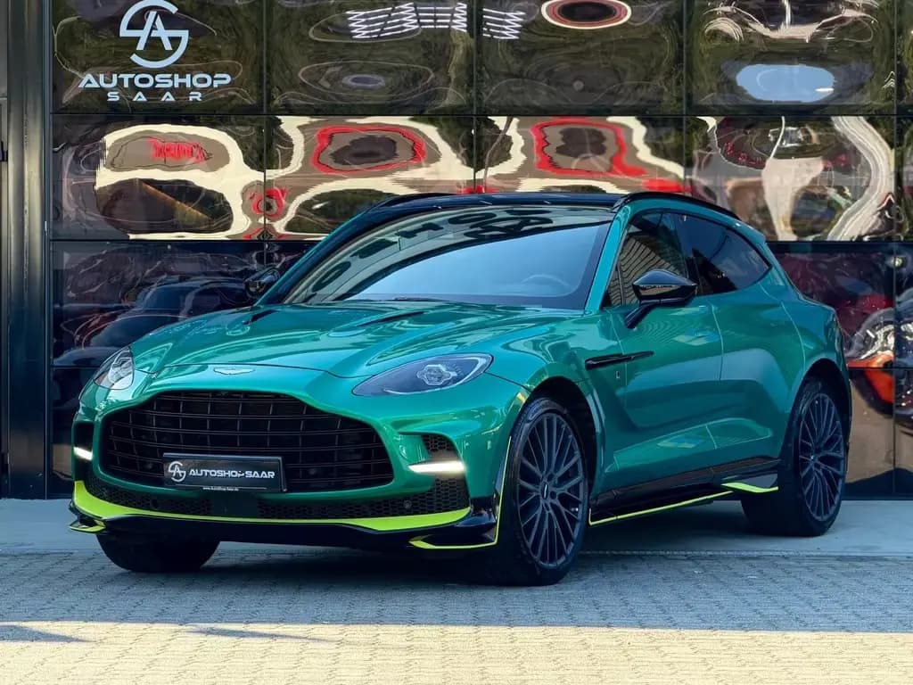 Main__Slider__Photo:Aston Martin DBX 707 AMR23 | Podium Green | Carbon Keramik 04/2024-0