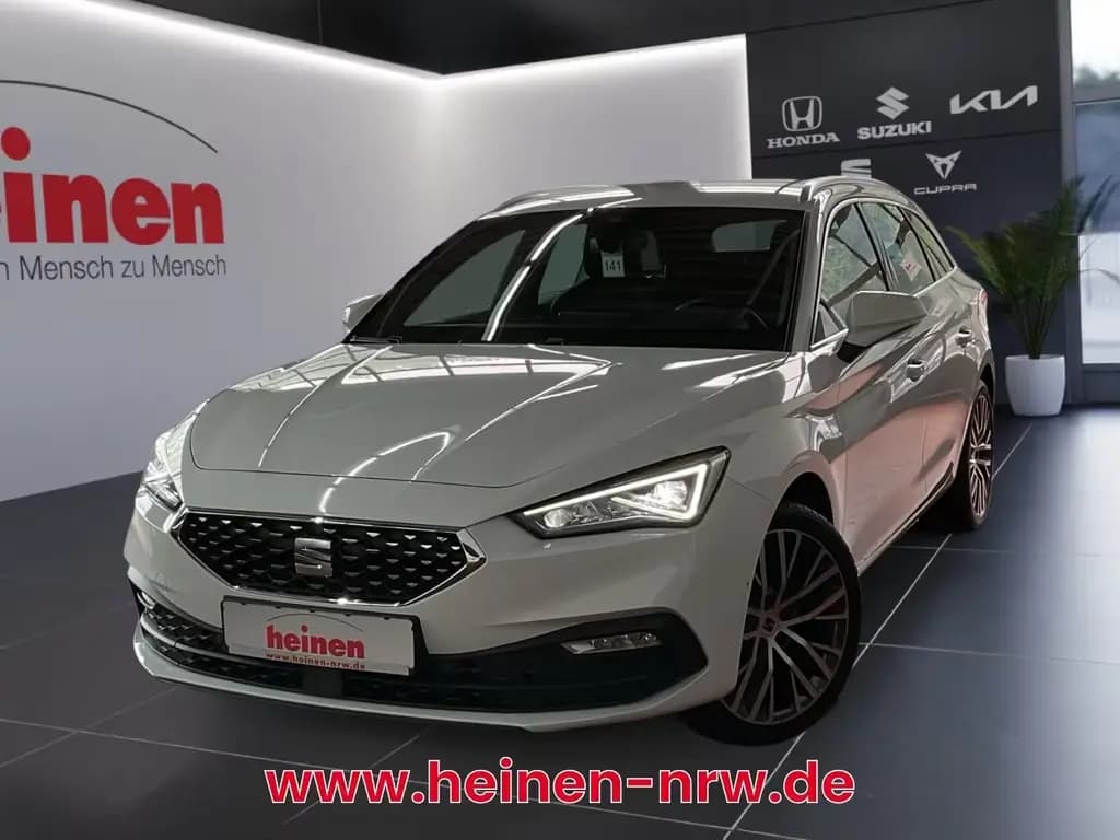 Main__Slider__Photo:Seat Leon Sportstourer 1.5 eTSI Xcellence DSG LED 03/2022-0