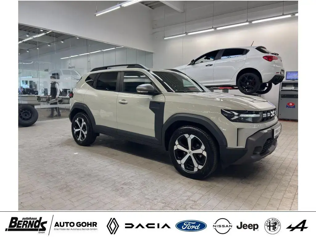 Main__Slider__Photo:Dacia Duster TCe 130 Journey ANHÄNGERKUPPLUNG R-KAMERA 09/2024-1