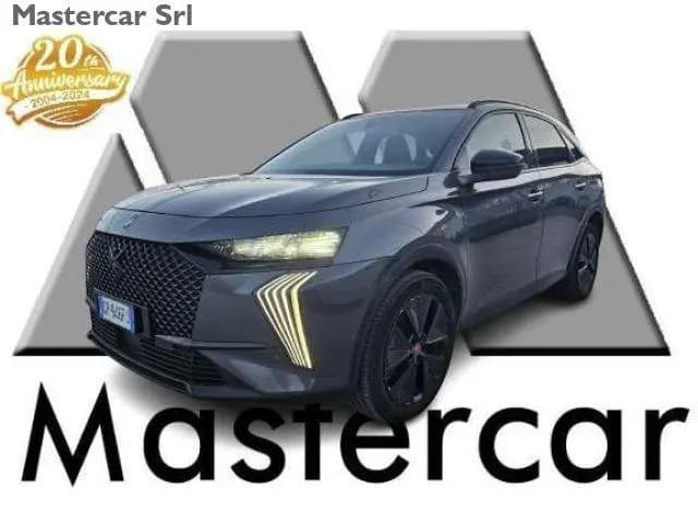 Main__Slider__Photo:DS Automobiles DS7 (Crossback) DS AUTOMOBILES DS 7 Crossback RETROCAMERA Perfor 05/2023-0