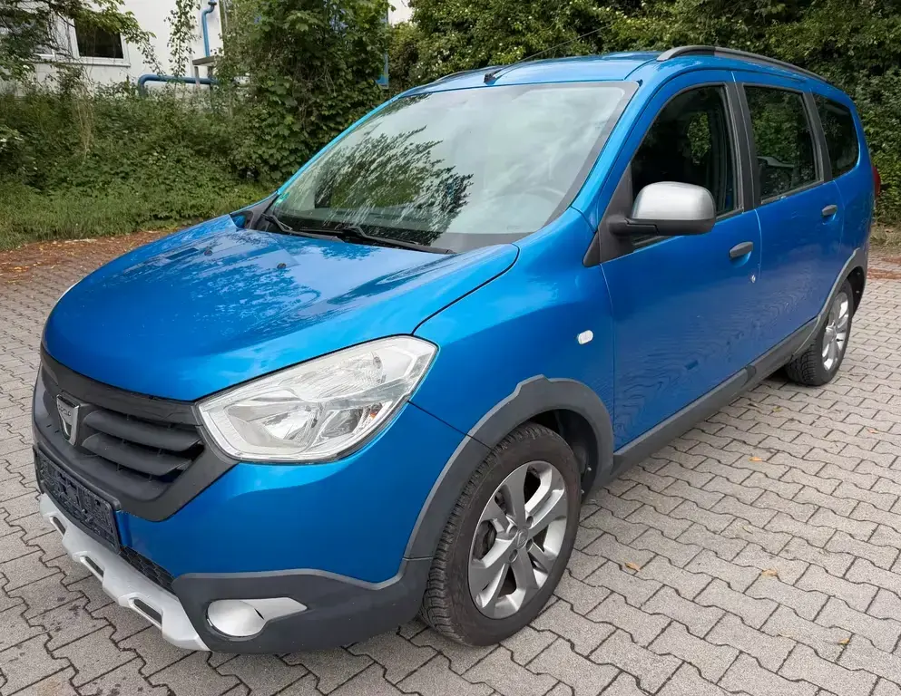 Main__Slider__Photo:Dacia Lodgy Stepway 02/2016-1
