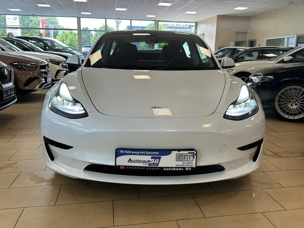Main__Slider__Photo:Tesla Model 3 RWD*Autopilot 1.Gen*CAM*Pano*WMP*ST-Heiz 09/2022-1