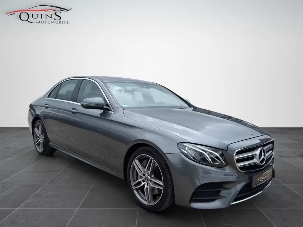 Main__Slider__Photo:Mercedes-Benz E 300 E Limousine E 300  54628-KM 1-Hand AMG-L 03/2017-0