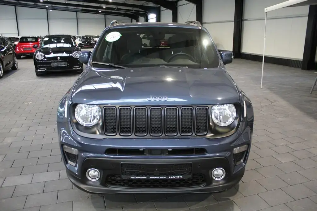 Main__Slider__Photo:Jeep Renegade S Plug-In-Hybrid 4xe 12/2021-1
