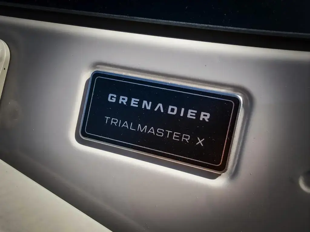 Main__Slider__Photo:INEOS Grenadier Trialmaster X - Sperre Strom Leder Safari MY2026 null-1