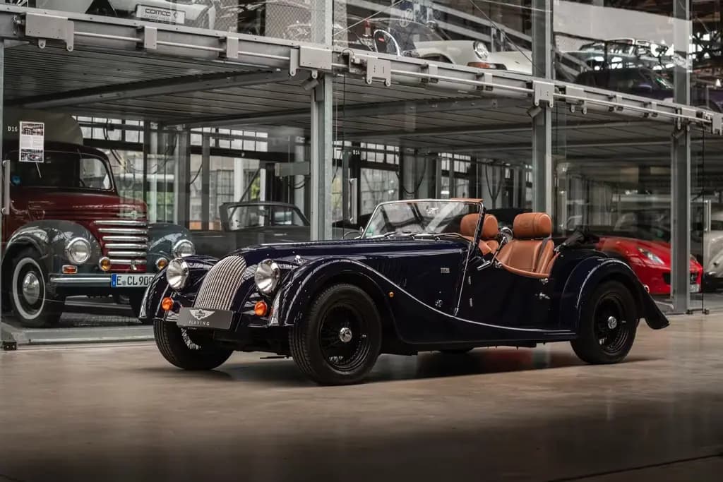 Main__Slider__Photo:Morgan Plus 4 2.0 - 1. HD - 110th - SHZ - Sonderfarbe 07/2020-0
