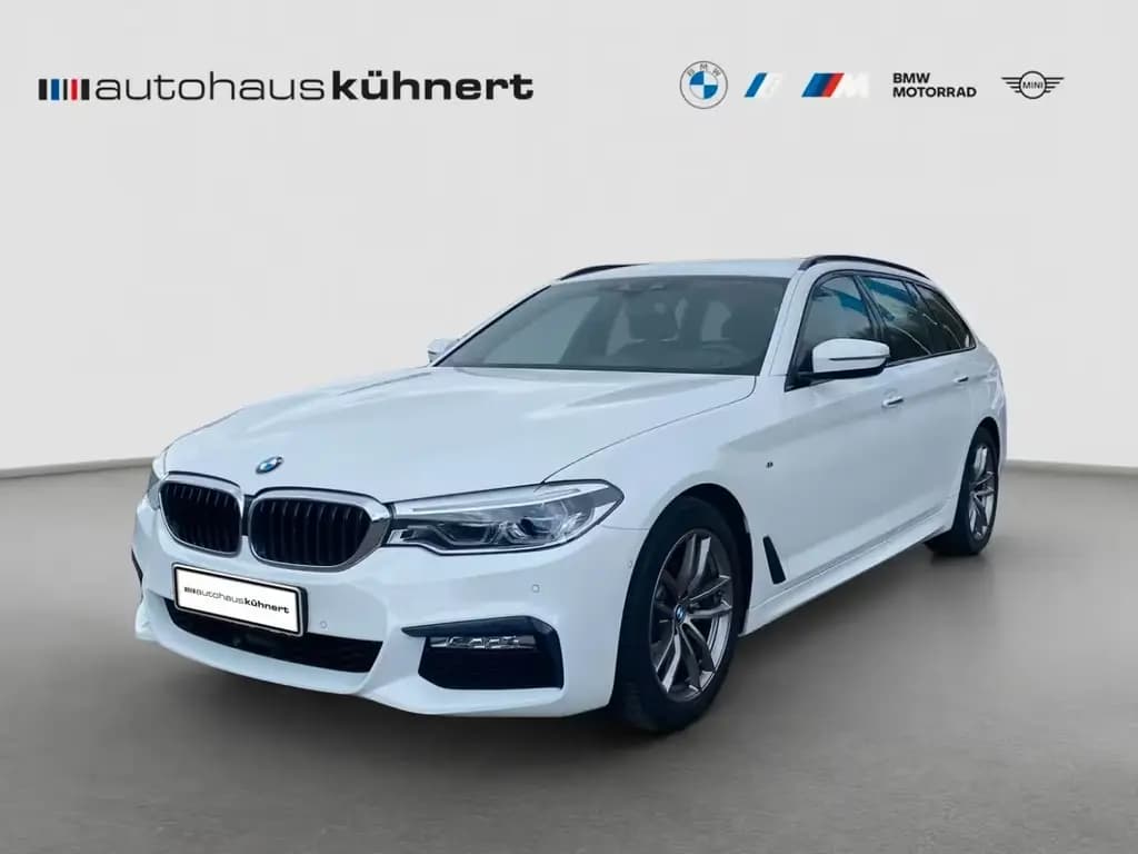 Main__Slider__Photo:BMW 520 d xDrive Touring Aut. ///M-Sport ACC HUD RFK 02/2018-0
