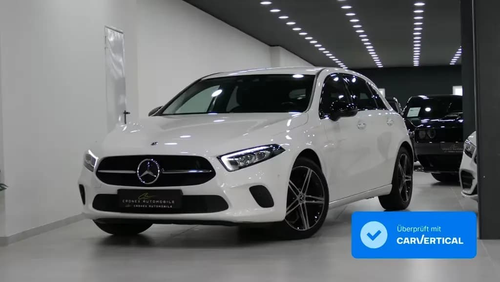 Main__Slider__Photo:Mercedes-Benz A 220 /NightP/360°/ACC/Leder/18"/MBUX/KeyLess/LED 04/2019-0