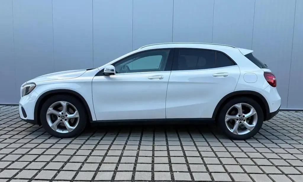 Main__Slider__Photo:Mercedes-Benz GLA 250 URBAN 360 AHK LED NAVI PANORAMA 03/2019-1