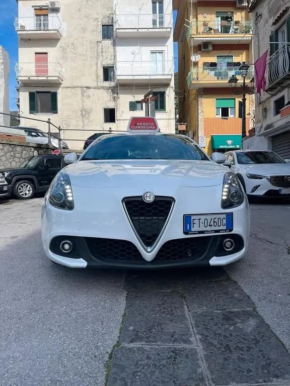Main__Slider__Photo:Alfa Romeo Giulietta 1.6 JTDm 120 CV Business 12/2018-0