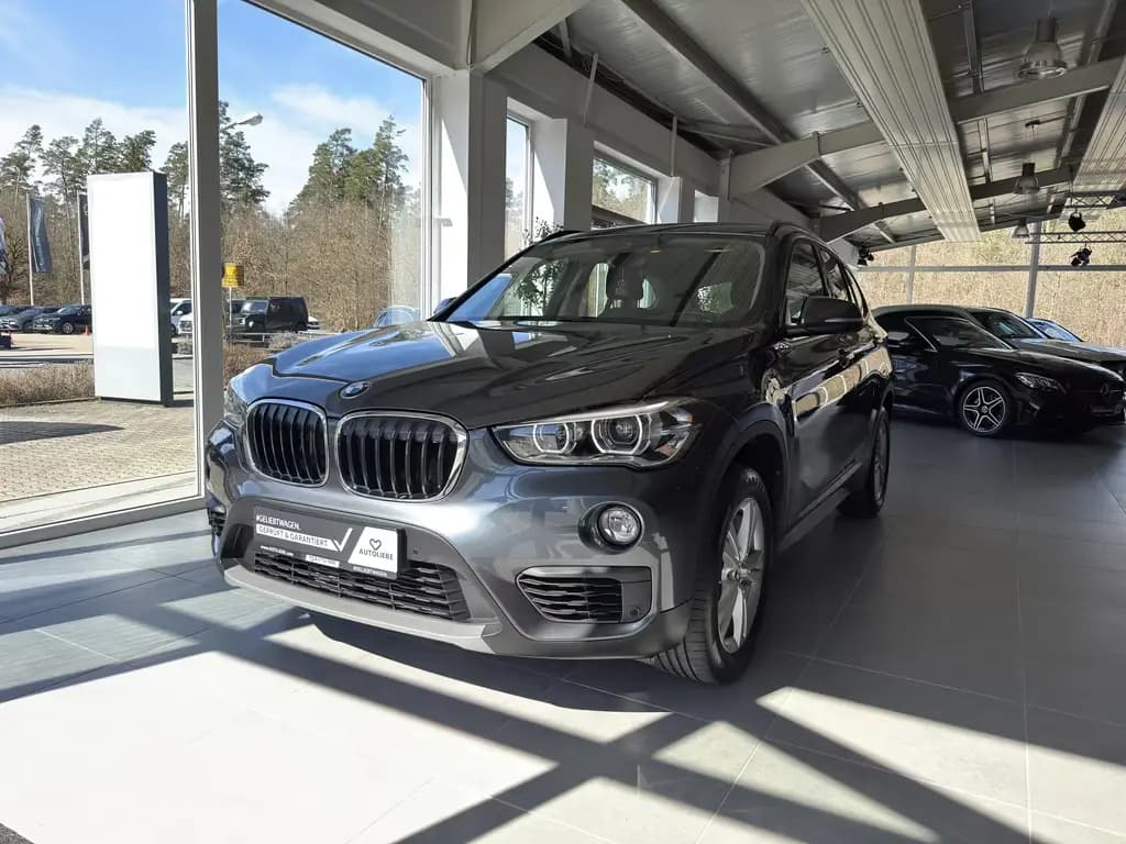 Main__Slider__Photo:BMW X1 sDrive 20i Advantage AHK*LED*RFK*NAVI*TEMPO 10/2018-0