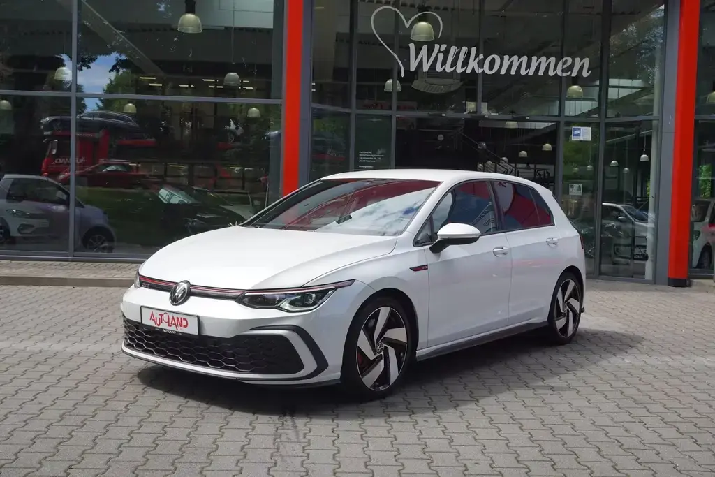 Main__Slider__Photo:Volkswagen Golf VIII 2.0 GTI DSG LED Navi AHK App Connect 10/2020-1