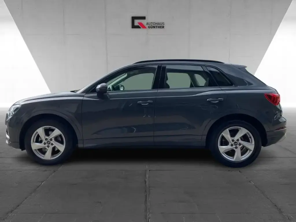 Main__Slider__Photo:Audi Q3 ADVANCED 35 TFSI Mild Hybrid 1.5 150PS/Elktr. 04/2021-1