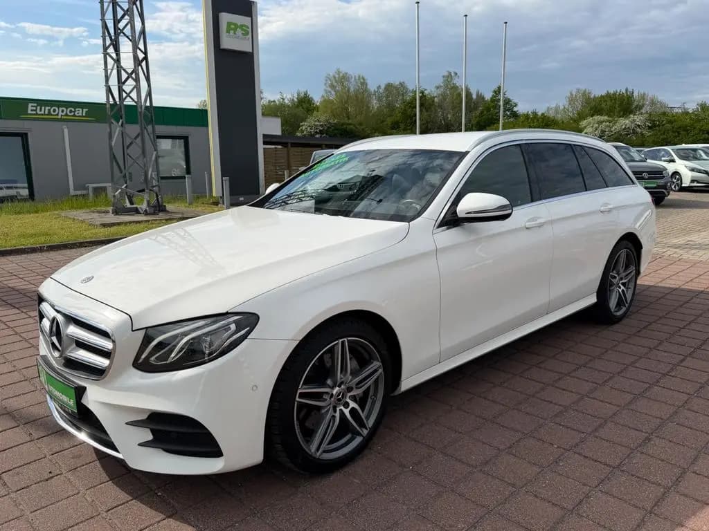 Main__Slider__Photo:Mercedes-Benz E 300 E T-Modell E 300 d AMG Line 10/2018-0