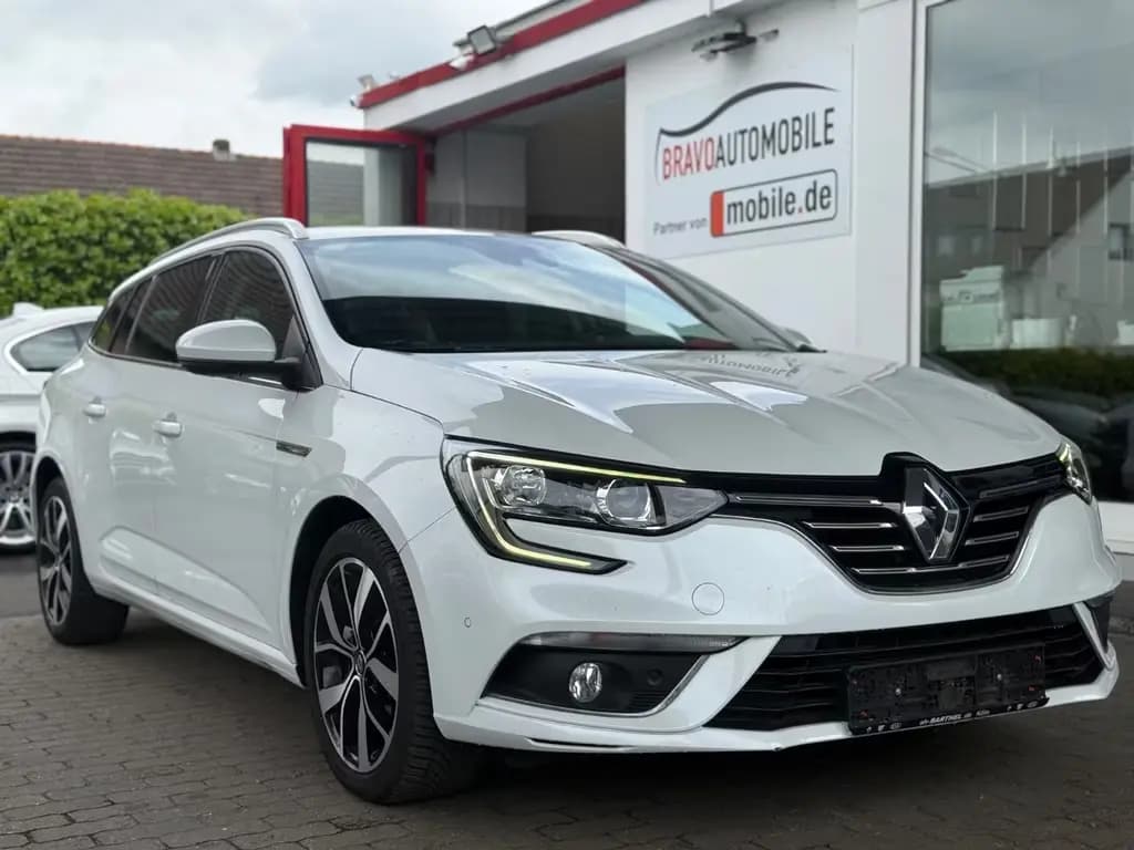 Main__Slider__Photo:Renault Megane IV Grandtour BOSE-Edition NAVI/LEDER/SHZ 01/2020-0