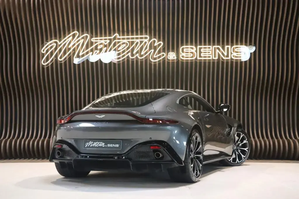 Main__Slider__Photo:Aston Martin V8 Vantage 4.0 V8 - DT Wheels - Services AM 08/2019-1