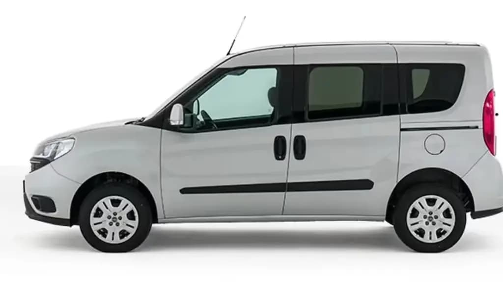 Main__Slider__Photo:Fiat Doblo Kombi Maxi SX Klima 04/2022-0