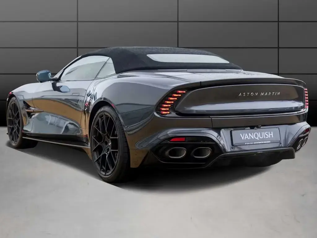 Main__Slider__Photo:Aston Martin Vanquish Volante UVP 507.400€ 01/2026-1