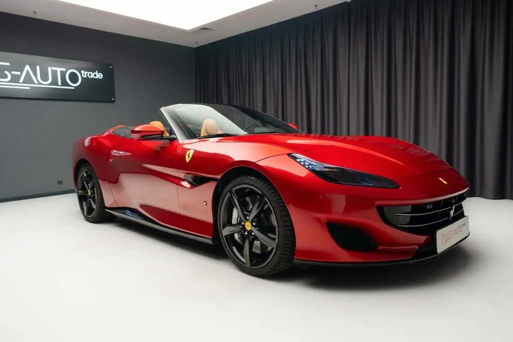 Main__Slider__Photo:Ferrari Portofino 3.9 T V8 DCT JBL Passenger Display R22 08/2019-0