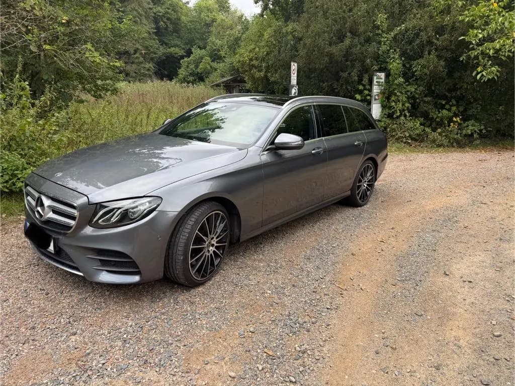 Main__Slider__Photo:Mercedes-Benz E 400 4MATIC T AMG Line Autom. AMG Line 08/2017-0