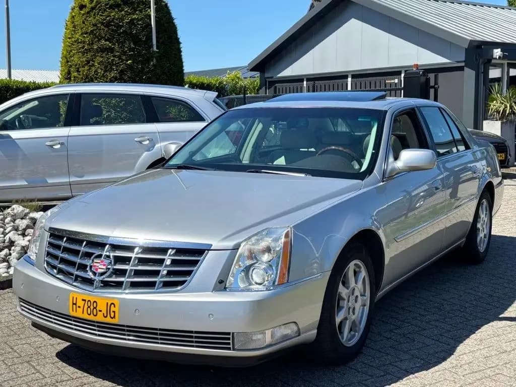Main__Slider__Photo:Cadillac Other DTS 4.6 V8 Northstar 2007 Youngtimer BTW Auto 01/2007-0