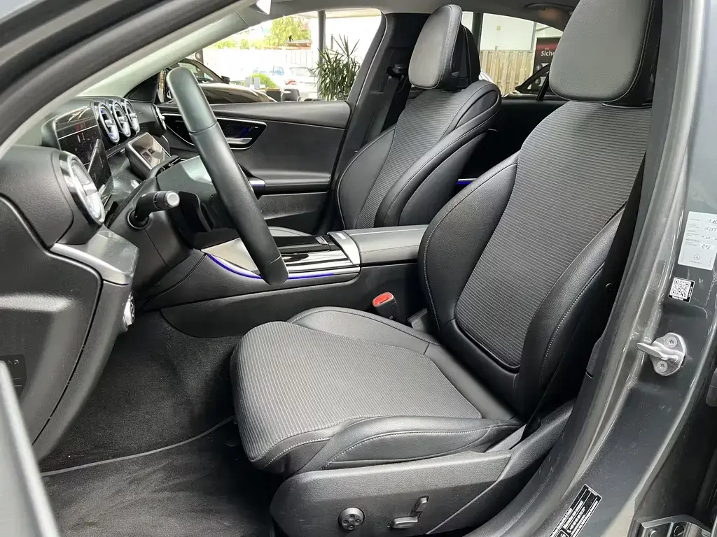 Main__Slider__Photo:Mercedes-Benz 200 C C200 Avantgarde Pano Night CarPlay Kamera DAB 07/2022-1