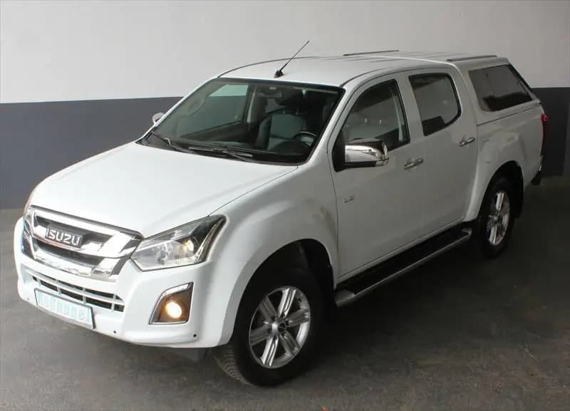Main__Slider__Photo:Isuzu D-Max 1,9 TD Double Cab 4WD Hardtop AHK 09/2019-0