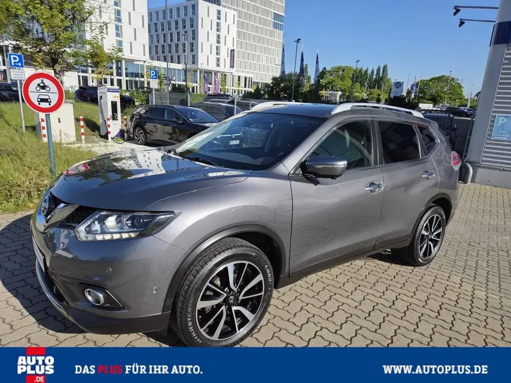 Main__Slider__Photo:Nissan X-Trail 1.6 dCi Tekna PANO+CAM+NAVI+PDC+LEDER 08/2017-1