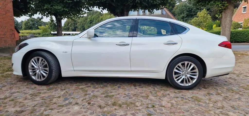 Main__Slider__Photo:Infiniti Q70 35h V6 GT Premium Auto GT Premium 11/2014-0