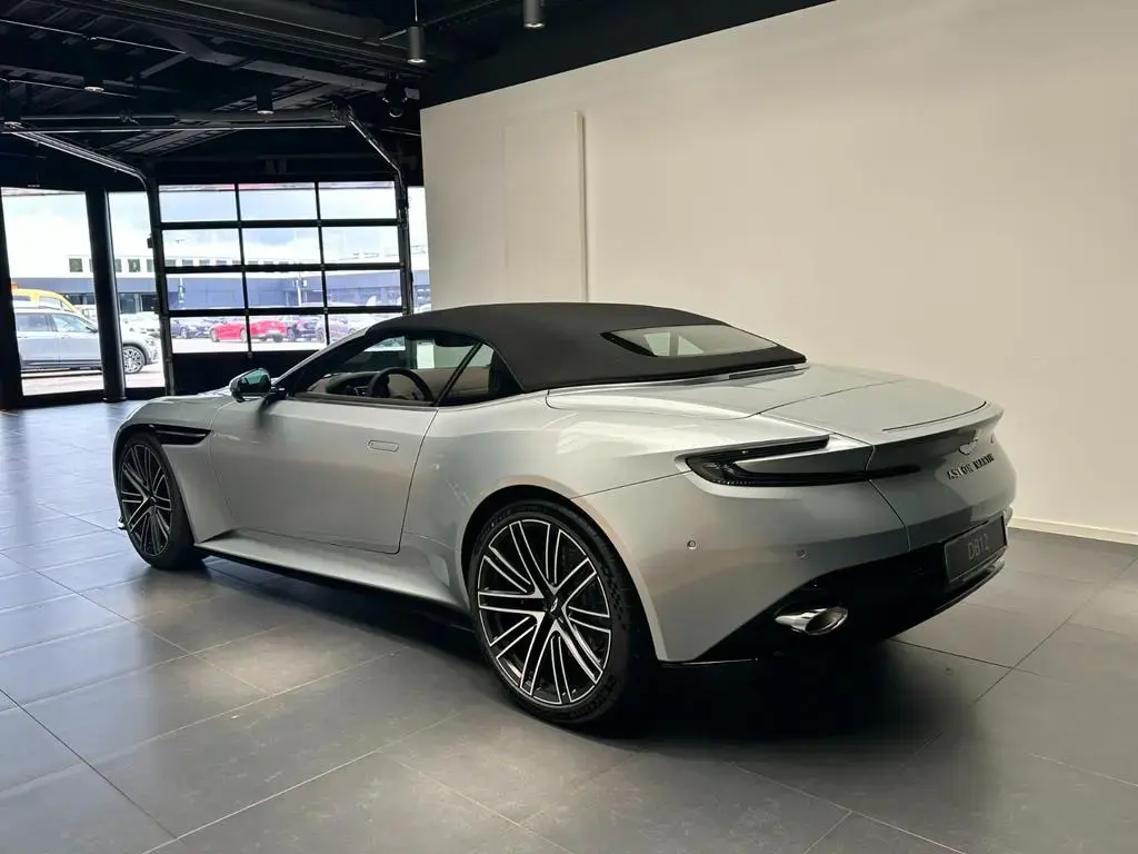 Main__Slider__Photo:Aston Martin DB12 Volante -Titanium Silver -Havana Interieur null-1