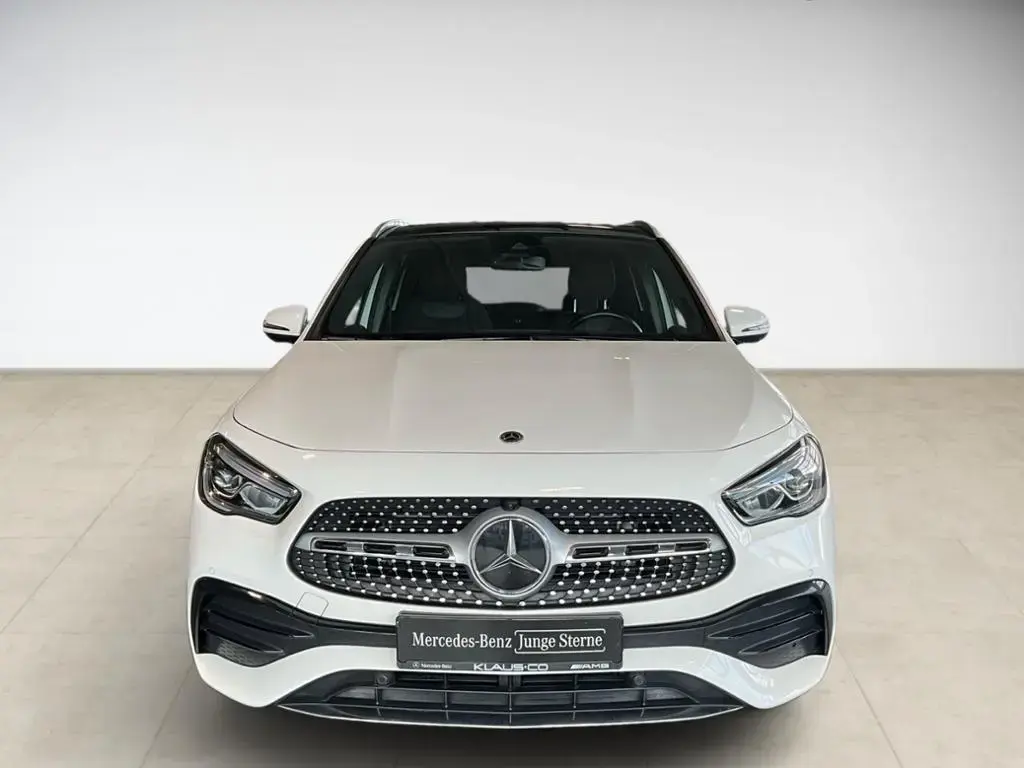 Main__Slider__Photo:Mercedes-Benz GLA 200 AMG Panorama-Schiebedach 360 AUT Kam. LM 01/2022-1