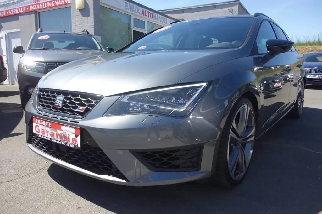 Main__Slider__Photo:Seat Leon ST Cupra 290 LED-Navi-Pano 04/2016-0
