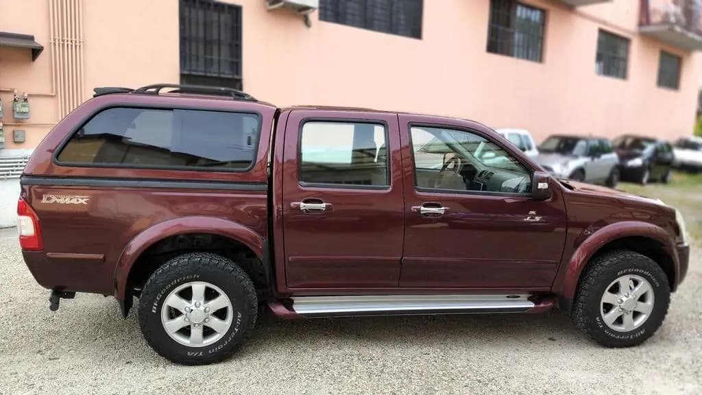 Main__Slider__Photo:Isuzu D-Max 3.0 TD Aut+Gancio traino 05/2006-0