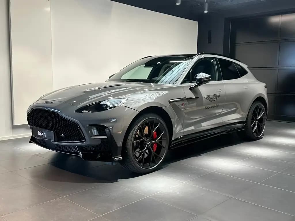 Main__Slider__Photo:Aston Martin DBX S - China Grey - S Alcantara - Lightweight 01/2026-0