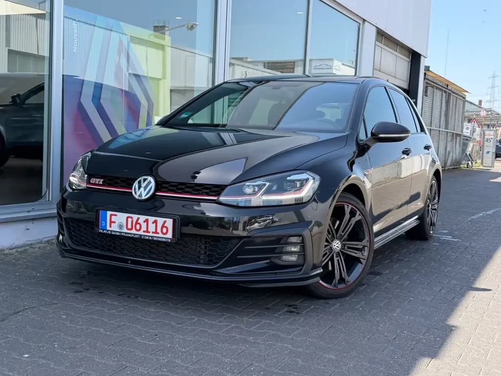 Main__Slider__Photo:Volkswagen Golf VII Lim. GTI Pano/Dynaudio/Active/Kamera 06/2018-0