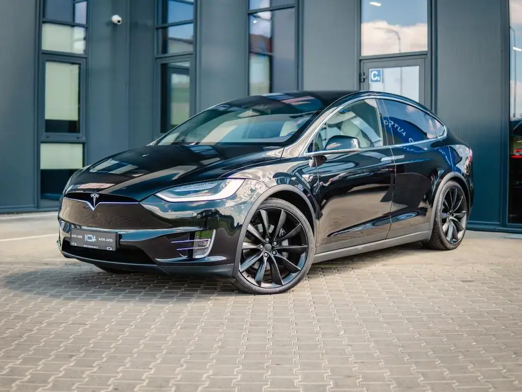 Main__Slider__Photo:Tesla Model X Performance Dual 12/2017-1