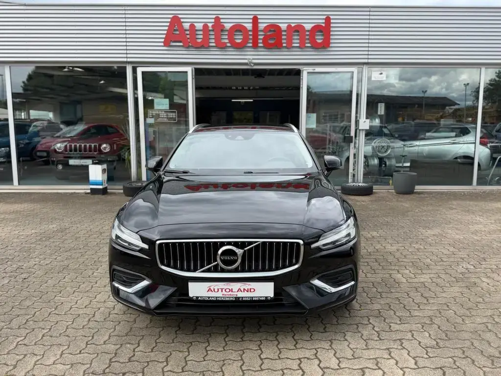 Main__Slider__Photo:Volvo V60 Kombi Inscription*LEDER*NAVI*AHK*SHZ*LED* 04/2019-1