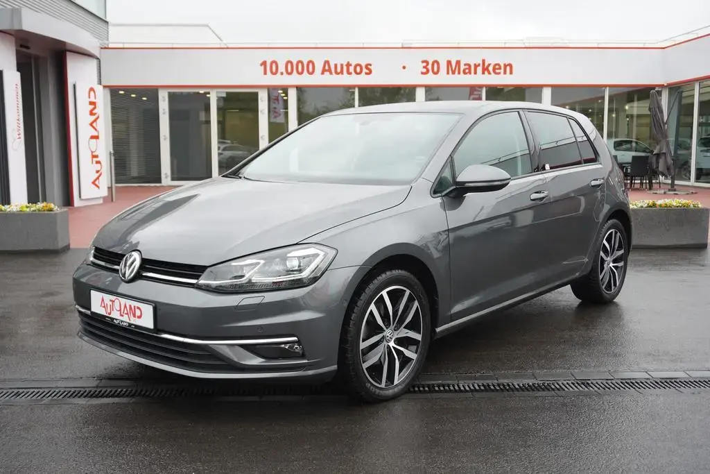 Main__Slider__Photo:Volkswagen Golf VII 1.5 TSI Highline LED Navi AHK ACC PDC 09/2018-1