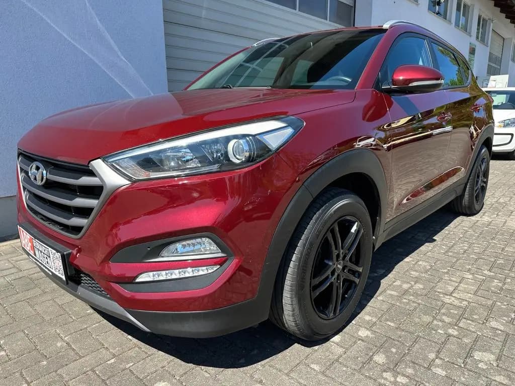 Main__Slider__Photo:Hyundai TUCSON Intro Edition 4WD AHK Kamera Automatik 01/2016-0