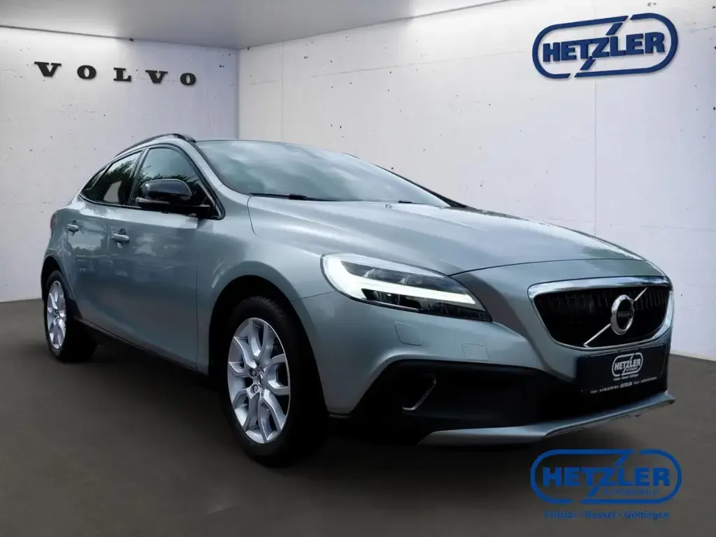 Main__Slider__Photo:Volvo V40 Cross Country Cross Country Summum D3 Schalt 01/2016-1