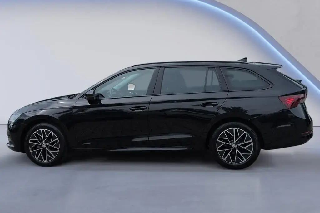 Main__Slider__Photo:Skoda Octavia Combi 1.5 TSI Ambition NAVI+MATRIX+SHZ 06/2021-1