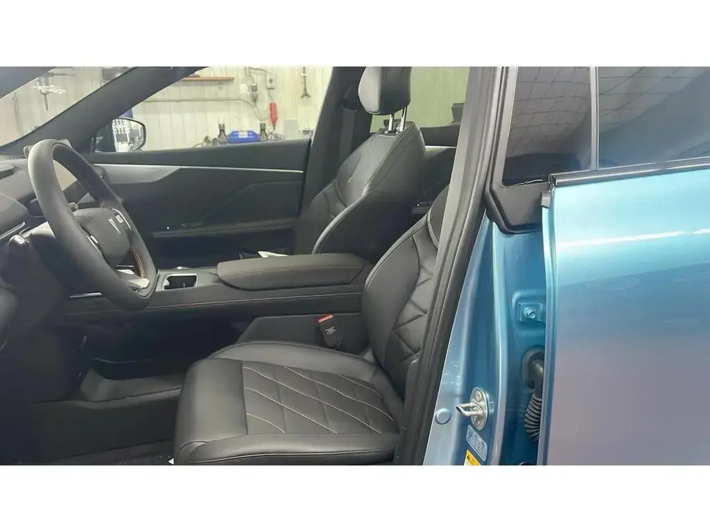 Main__Slider__Photo:Changan Deepal S07 160 kW ACC HUD SITZBELÜFTUNG LED 360° 04/2026-1