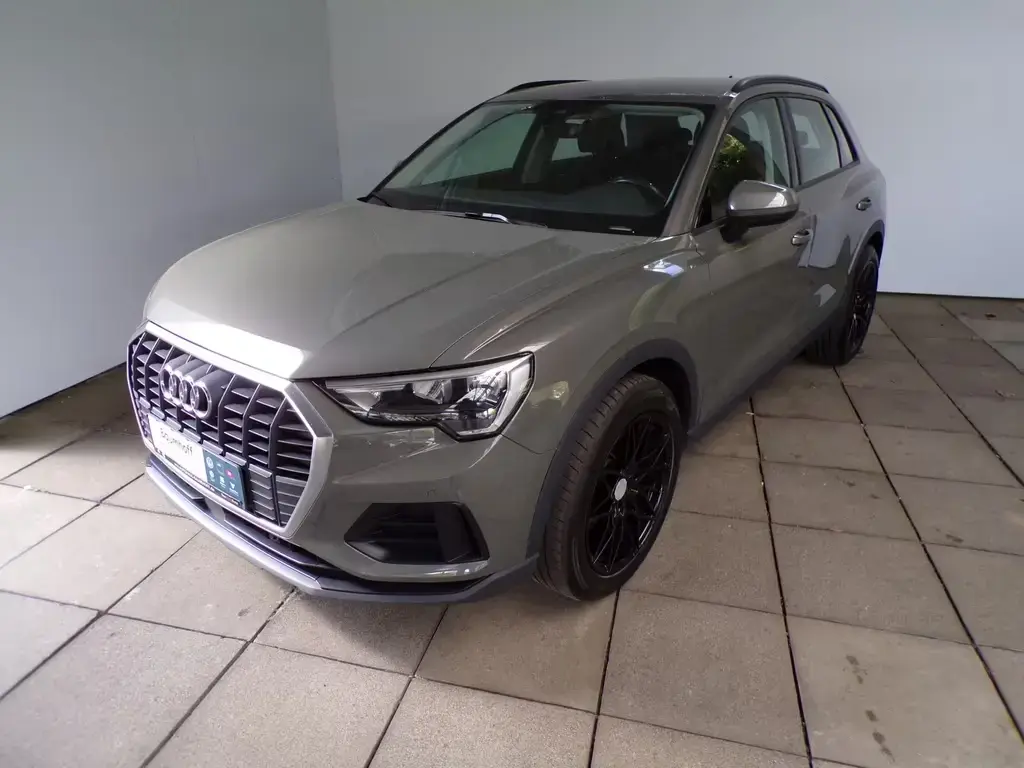 Main__Slider__Photo:Audi Q3 35 TFSI / PARKHILFE+NAVI+SITZHEIZUNG 01/2020-1