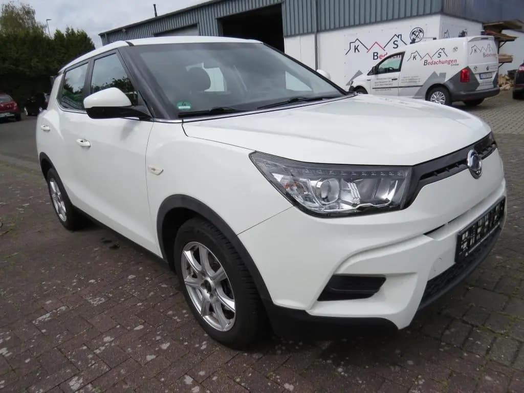 Main__Slider__Photo:Ssangyong Tivoli 1.6 e-XGi 160 CRYSTAL 2WD 09/2017-0