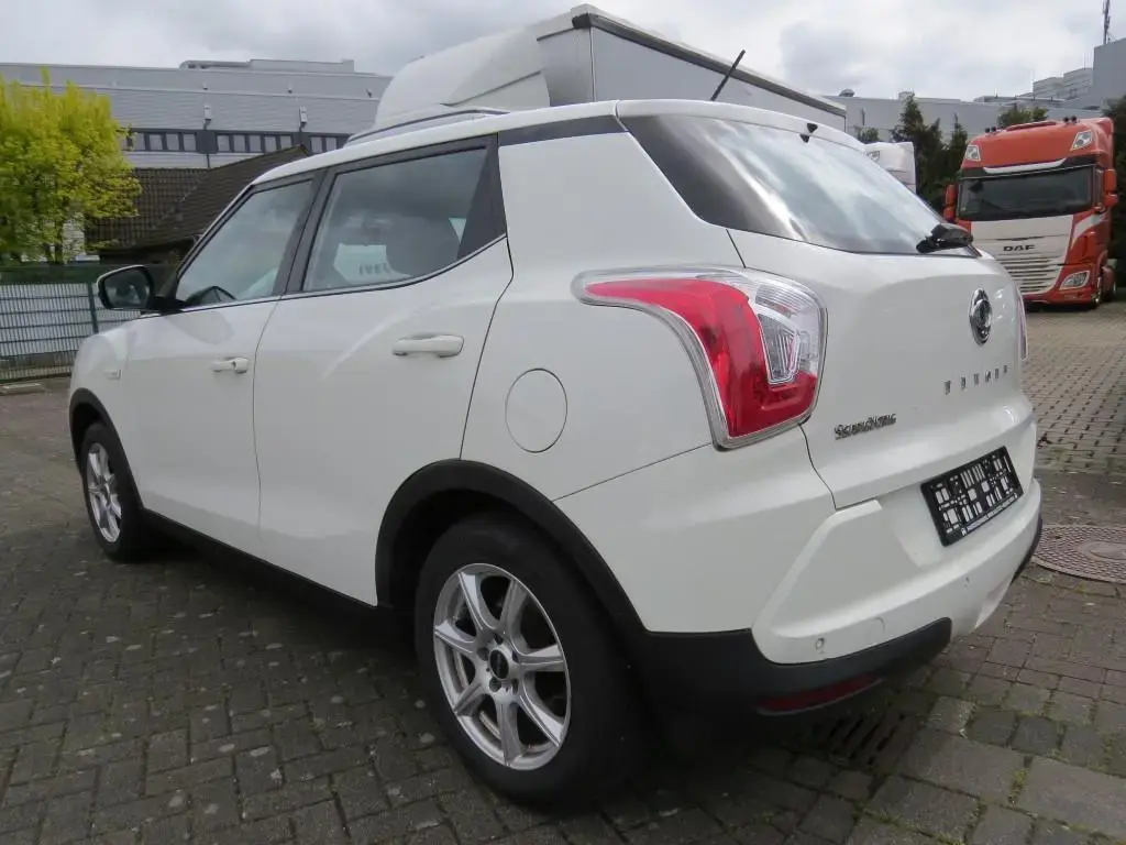 Main__Slider__Photo:Ssangyong Tivoli 1.6 e-XGi 160 CRYSTAL 2WD 09/2017-1