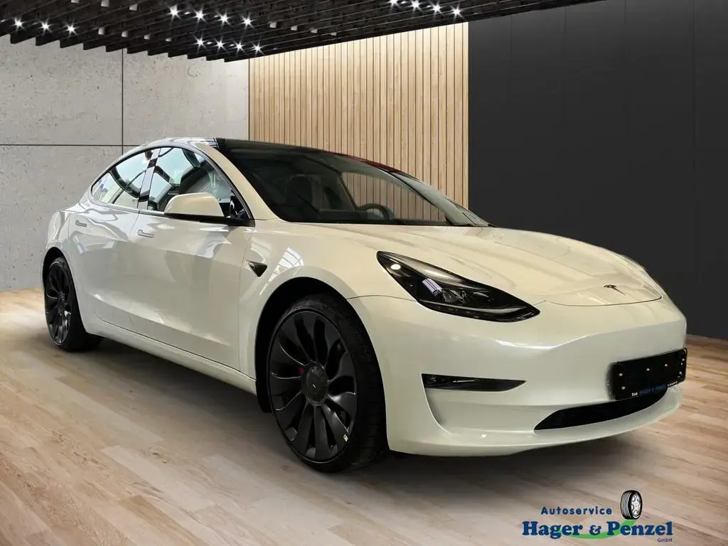 Main__Slider__Photo:Tesla Model 3 Performance Dual AWD 10/2022-1