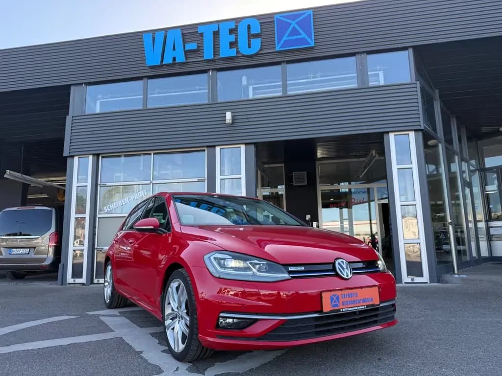 Main__Slider__Photo:Volkswagen Golf VII Lim. Highline BlueMotion/ACC/KAMERA 11/2018-0
