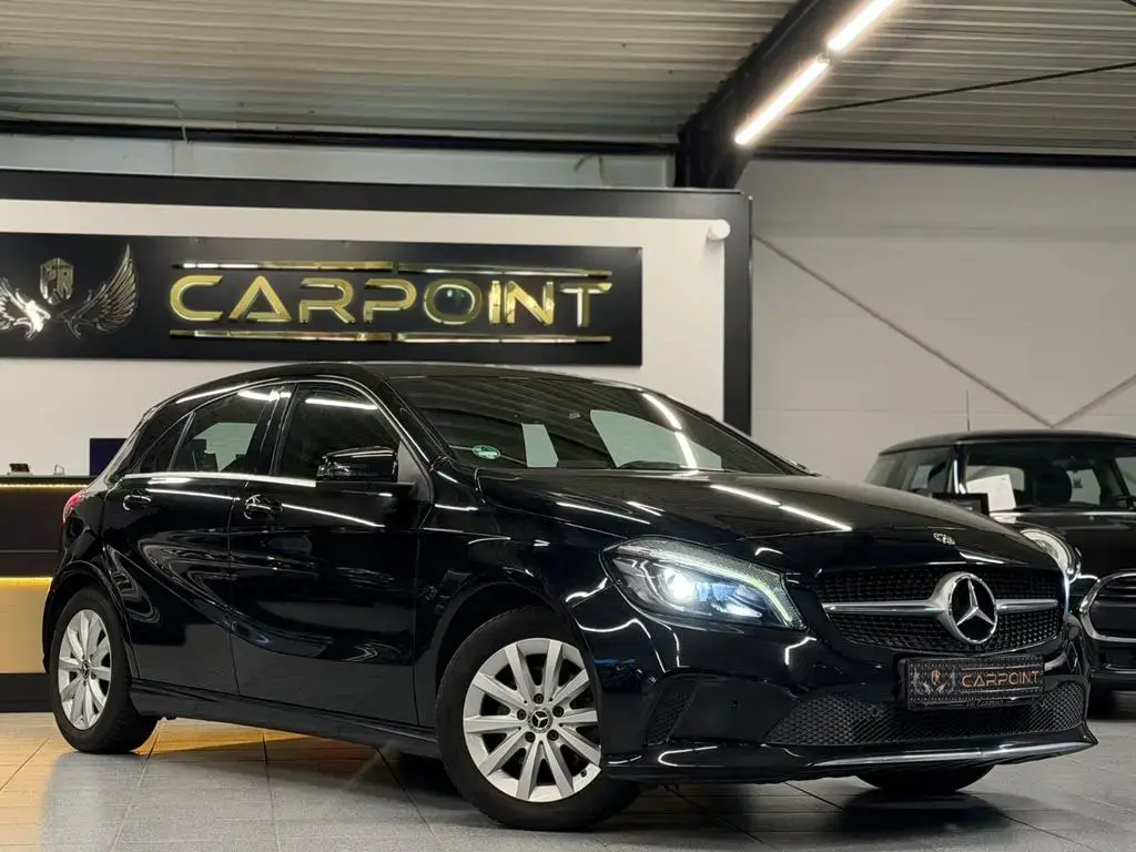 Main__Slider__Photo:Mercedes-Benz A 180 BlueEfficiency /LED/SHZ/T-Leder/Navi/BT 10/2017-1