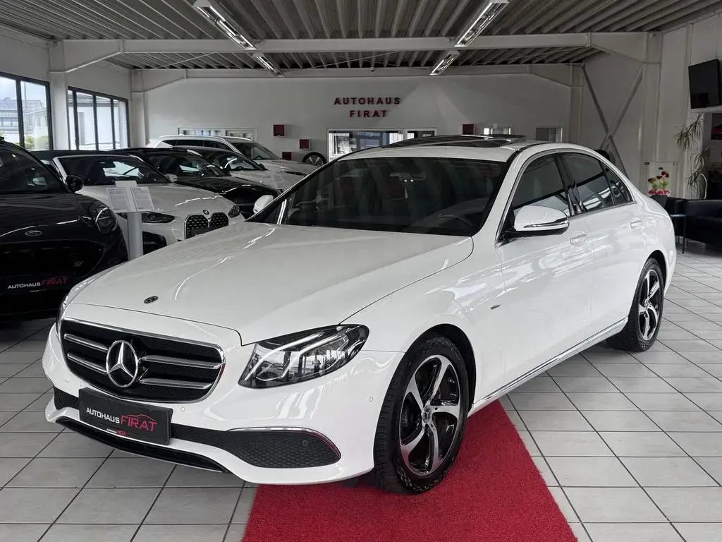 Main__Slider__Photo:Mercedes-Benz E 200 Avantgarde Kamera+Schiebedach+Led+Navi+18 12/2019-1